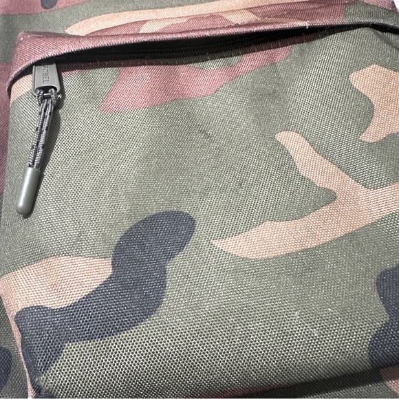 Herschel Supply Co. - Classic backpack 24L - Woodland camo - Picture 5 of 12